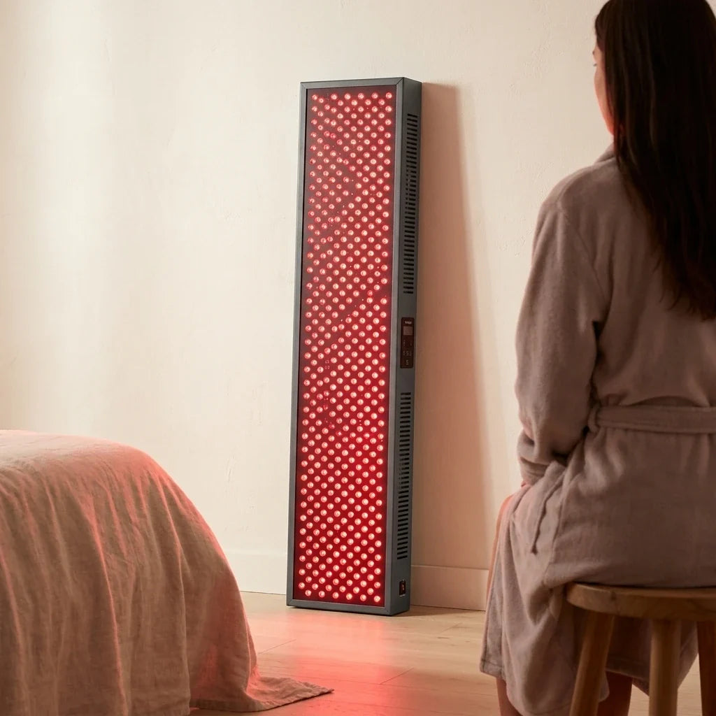 Hooga PRO1500 Red Light Therapy Panel – 300 LEDs, 660 & 850nm — Studio Shot